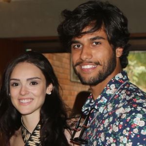 Isabella Drummond negou estar namorando o Fábio Scalon, o intérprete do personagem Jabá, da última temporada de 'Malhação'