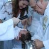 Antonia Fontenelle e Jonathan Costa batizaram o filho, Salvatore, neste domingo, 3 de dezembro de 2017