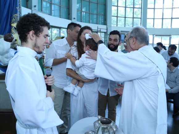 Salvatore, filho de Antonia Fontenelle e Jonathan Costa, foi batizado neste domingo, 3 de dezembro de 2017