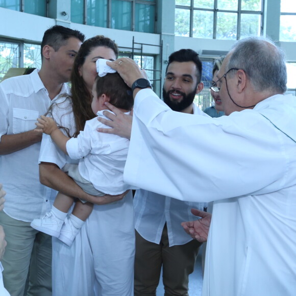 Salvatore, filho de Antonia Fontenelle e Jonathan Costa, foi batizado neste domingo, 3 de dezembro de 2017