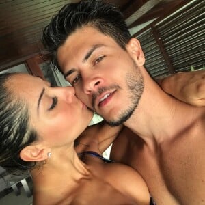 Mayra Cardi já rebateu críticas por causa da diferença de idade com Arthur Aguiar