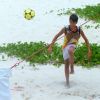 Marcio Garcia joga futevôlei com o filho, Pedro, e mostra habilidade em partida, realizada em São Conrada, Zona Sul do Rio de Janeiro, na tarde desta segunda-feira, 4 de dezembro de 2017