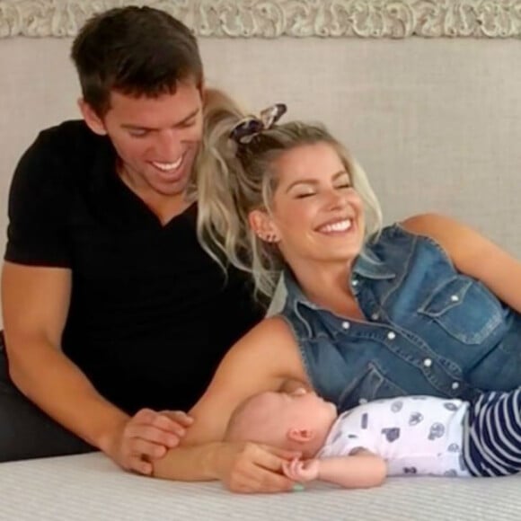 

Namorada de Amaury Nunes, Karina Bacchi decidiu fazer uma produção independente



