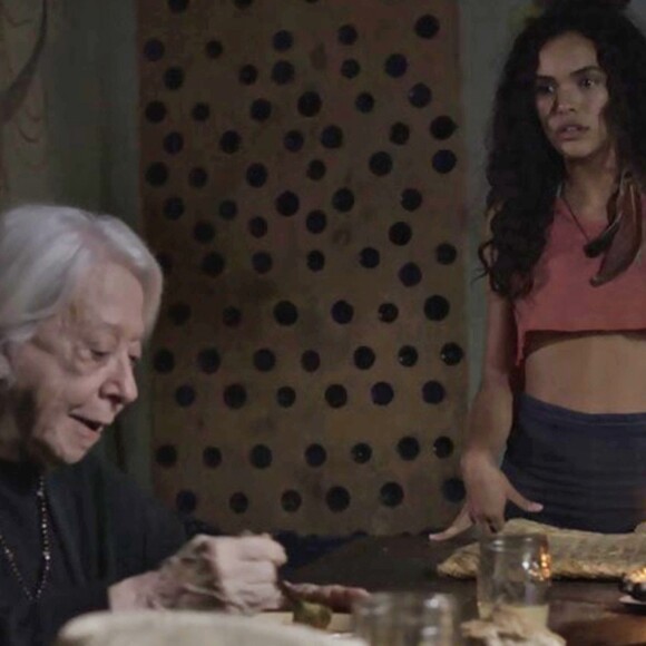 Mercedes (Fernanda Montenegro) não vai aprovar o namoro de Cleo (Giovana Cordeiro), sua neta, e Mariano (Juliano Cazarré), na novela 'O Outro Lado do Paraíso'