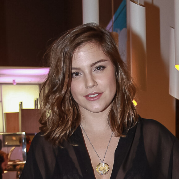 'Durante anos fiquei sem usar regata porque tinha horror aos meus ombros e braços largos - procurei vários nutricionistas, segui dietas da moda várias vezes e isso nunca me fez feliz', escreveu Alice Wegmann