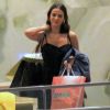 Bruna Marquezine curte dia de compras no shopping Village Mall, na Barra da Tijuca, Zona Oeste do Rio de Janeiro, nesta segunda-feira, 4 de dezembro de 2017