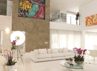 Ana Hickmann já realizou festa para 400 convidados em sua sala: 'Lotado'