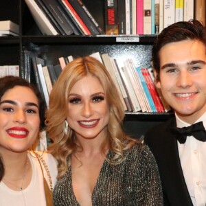 Nicolas Prattes e a mãe, Giselle Prattes, se reencontraram com Lívian Aragão, ex-namorada do ator