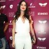 Thaila Ayala combinou o macacão branco com sapatos cheios de estilo para prestigiar a exibição do filme 'Anjos da Lapa' no Festival do Rio, na noite do dia 7 de outubro de 2017