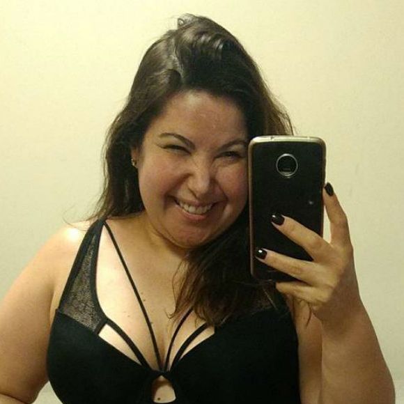Mariana Xavier foi elogiada pelos fãs após publicar uma foto em que aparece de lingerie