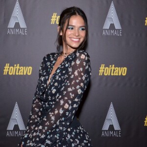 Bruna Marquezine conta que tem aprendido com a moda: 'Foi importante, divertido, em vários aspectos. Fazer o que eu amo, que é interpretar, poder trabalhar com moda, é algo que tem trazido alegrias e tenho me descoberto muito com isso'