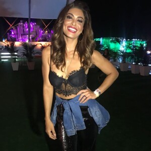 Juliana Paes investiu em lingerie de renda Rosa Chá, no valor de R$ 400, para aproveitar o Rock in Rio em 21 de setembro de 2017