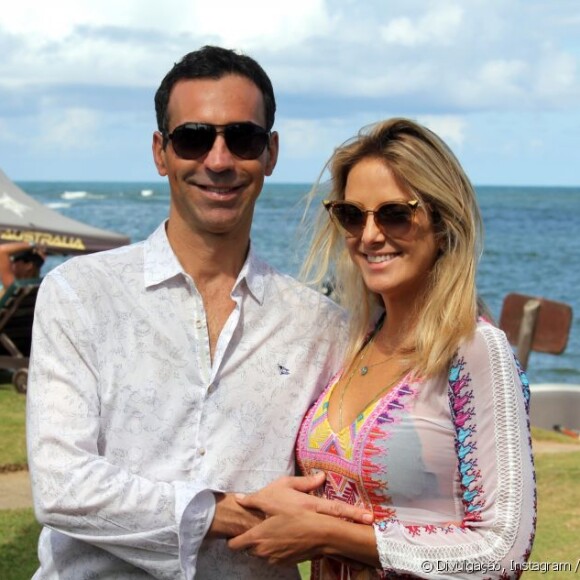 Em lua de mel nas Maldicas com Ticiane Pinheiro, o jornalista afirmou não ter feito postagens pagas