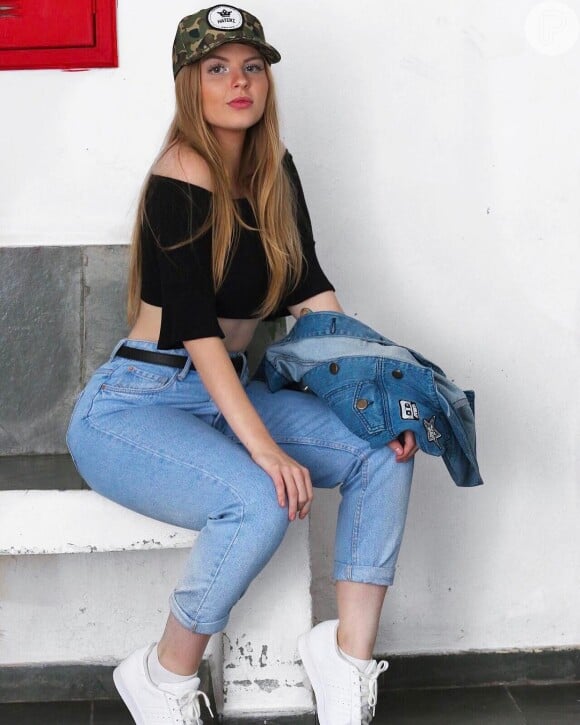 Luísa Sonza contou que a sua cor favorita é o preto e que ela ama usar tops para combinar com calça jeans de cintura alta