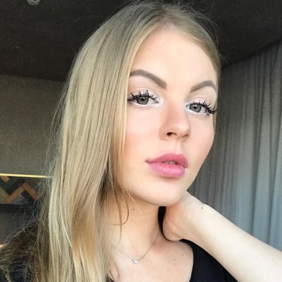 Luísa Sonza dá dica para prolongar o tempo da maquiagem: 'Passar água termal nas sombras e em todos os pincéis'