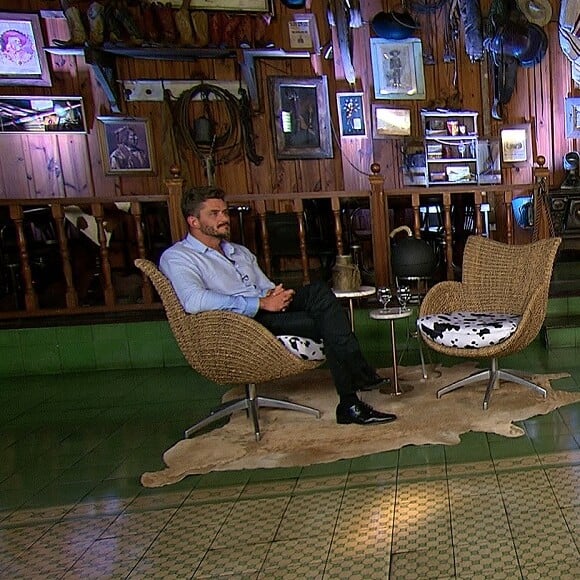 Em entrevista ao 'Domingo Show', da Record TV, Marcos Härter criticou as táticas de jogo usadas por Flávia Viana em 'A Fazenda'