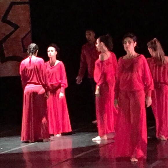 Fátima Bernardes apresentou o espetáculo de dança de sua companhia neste sábado, 9 de dezembro de 2017, no Rio