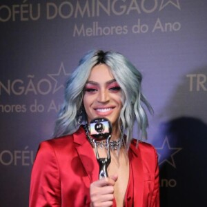 'Anitta sempre foi meu espelho como mulher, como pessoa, empresária, visionária. Anitta, te amo!', vibrou Pabllo Vittar