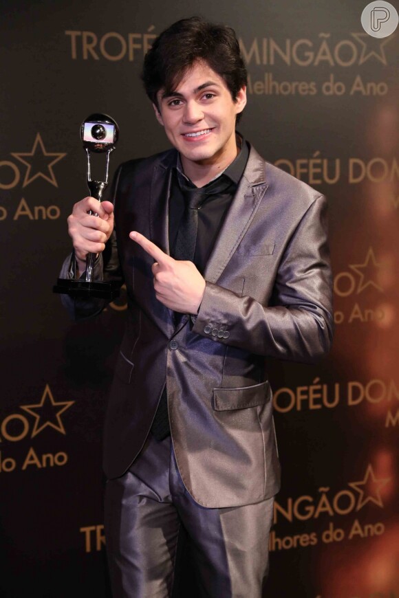 Lucas Veloso levou o troféu na categoria Comédia no 'Melhores do Ano', do 'Domingão do Faustão', neste domingo, 10 de dezembro de 2017