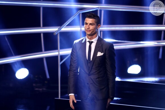 Cristiano Ronaldo tem mais três filhos, todos nascidos via uma barriga de aluguel