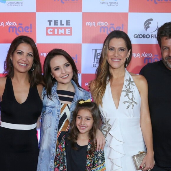 João Guilherme e Larissa Manoela participaram da pré-estreia de 'Fala Sério, Mãe', no Rio, na terça-feira, 12 de dezembro de 2017