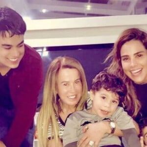 O aniversário do filho de Wanessa teve também a presença de Camilla Camargo e Igor