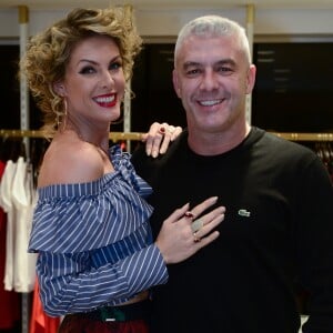 Ana Hickmann admitiu olhar o celular do marido, Alexandre Correa, com quem é casada desde 1998