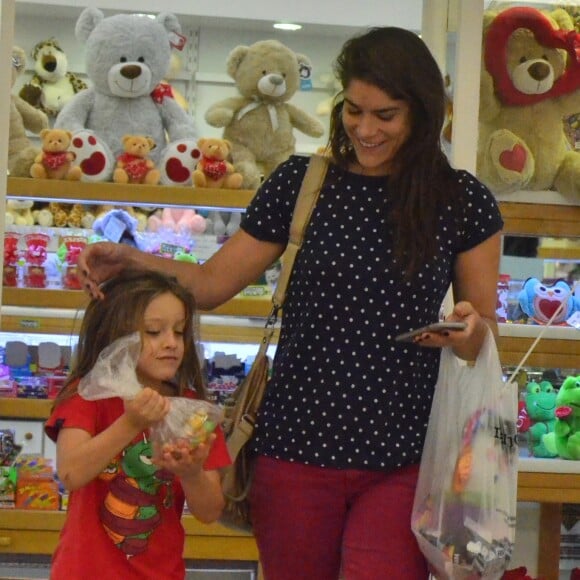 Priscila Fantin é mãe de Romeu, de 6 anos