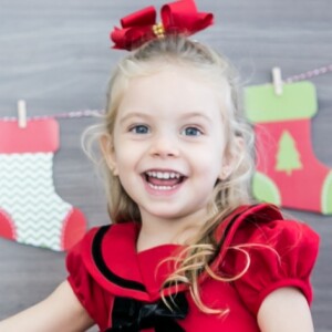 Aurora, de 3 anos, é filha dos atores Rafael Cardoso e Mariana Bridi