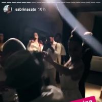 Sabrina Sato dança funk e beija namorado em festa de fim de ano. Vídeo e fotos!