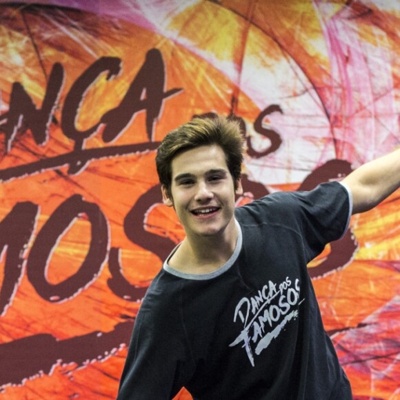 'A família toda vai ficar votando, mas, agora, com um motivo ainda mais especial, que é a final', afirmou Nicolas Prattes sobre a torcida em casa