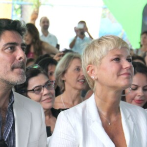 Xuxa Meneghel e Junno Andrade compartilham momentos juntos nas redes sociais