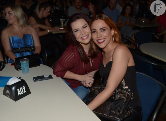 Wanessa Camargo e Fernanda Souza prestigiam Sandy em último show da turnê 'Meu Canto'