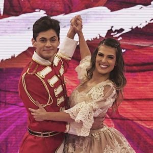 Lucas Veloso se declara à namorada, Nathalia Melo, após fim do 'Dança dos Famosos', em 17 de dezembro de 2017