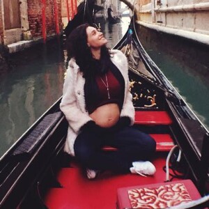 Débora Nascimento está grávida de 5 meses de Bella, sua primeira filha com José Loreto