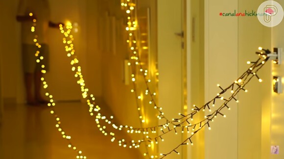 Ana Hickmann usou 30 metros de fio com 300 lâmpadas na decoração de Natal da sua sala