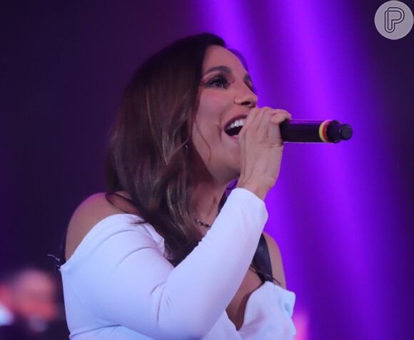 Ivete Sangalo recebeu Simone, da dupla com Simaria, em show na terça-feira, 19 de dezembro de 2017