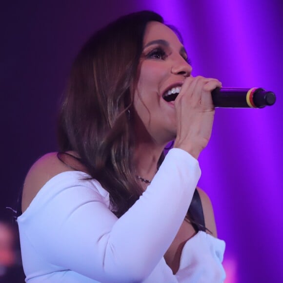 Ivete Sangalo recebeu Simone, da dupla com Simaria, em show na terça-feira, 19 de dezembro de 2017