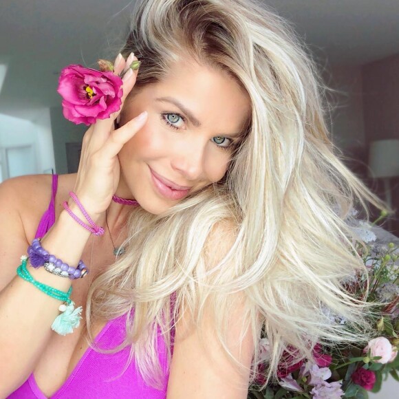 Karina Bacchi e o ex-jogador de futebol Amaury Nunes anunciaram o namoro em novembro de 2017