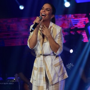 Ivete Sangalo anunciou a gravidez de gêmeas em estreia do 'The Voice Brasil', em setembro de 2017