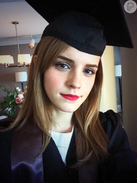 Emma Watson se forma em Literatura Inglesa, em 26 de maio de 2014