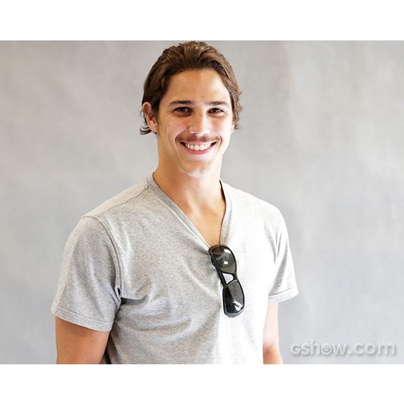 Rômulo Neto garantiu que o trabalho o ajudou a superar o fim do relacionamento com Cleo Pires