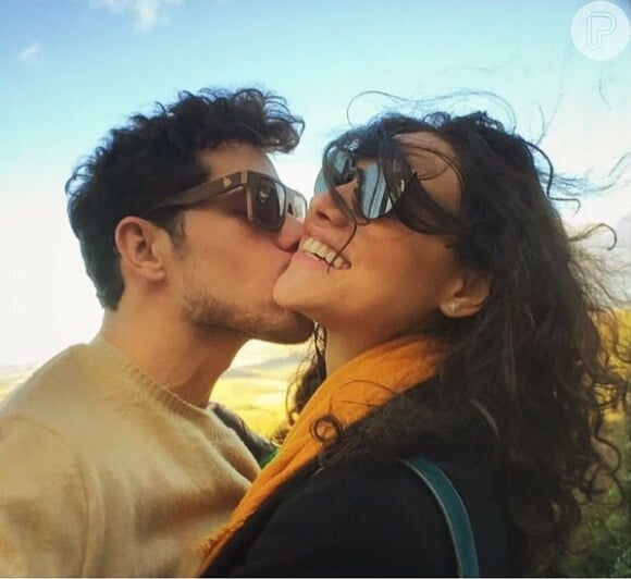 Em outubro, Débora Nascimento e José Loreto anunciaram que seriam pais pela primeira vez