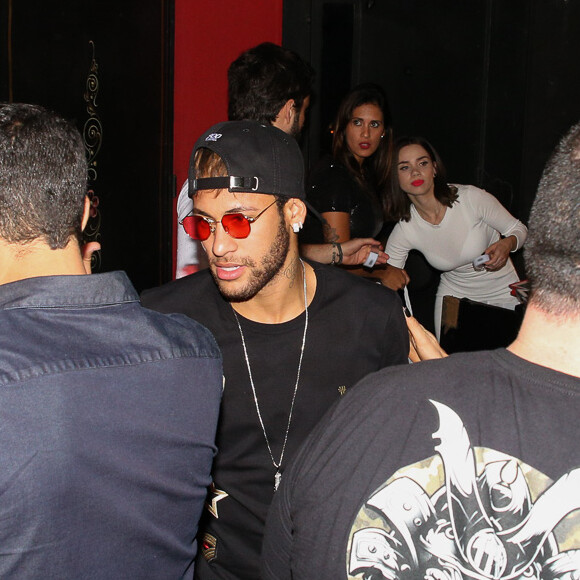 Neymar esteve sábado no aniversário de Gabriel Medina