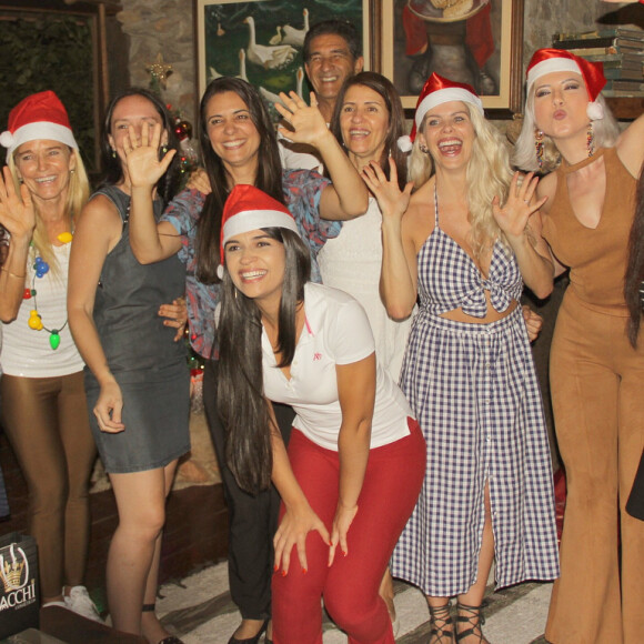 'Natal, tempo de agradecer e celebrar', escreveu Karina Bacchi