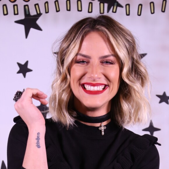 Giovanna Ewbank se disse hoje uma mulher 100% feliz: 'Com a minha família, meus amigos, minha profissão'