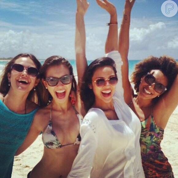 Juliana Paiva, Sheron Menezzes, Yanna Lavigne e Day Mesquita viajam para Punta Cana após o fim de 'Além do Horizonte', em 27 de maio de 2014
