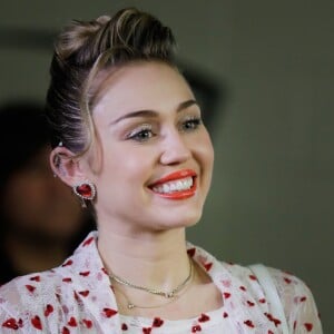 Miley Cyrus afastou os rumores de que estivesse grávida de Liam Hemsworth