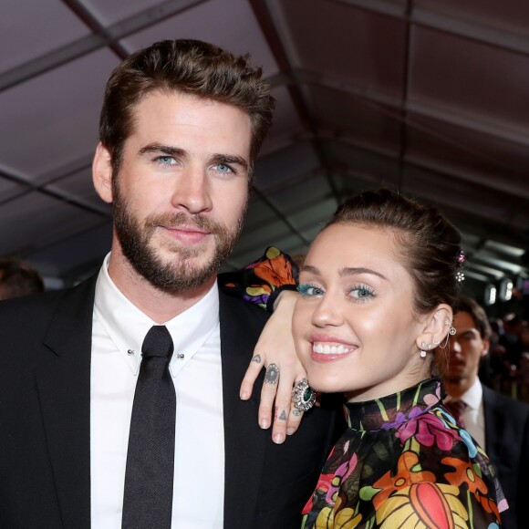 Miley Cyrus abandonou drogas para engravidar de Liam Hemsworth em 2018