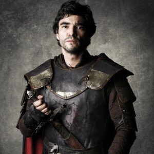Caio Blat detalhou a preparação para viver o Cássio da novela 'Deus Salve o Rei'